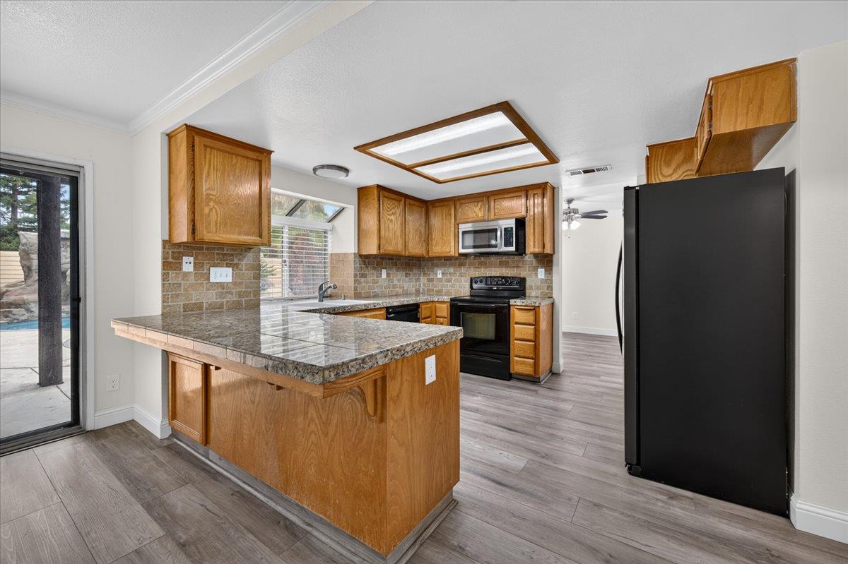 970 N Bush Ave, Clovis, CA 93611