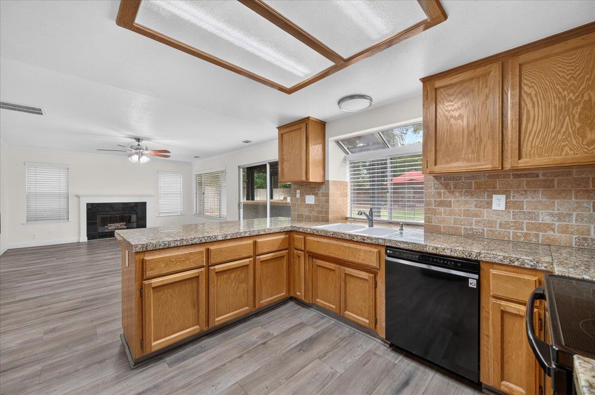 970 N Bush Ave, Clovis, CA 93611