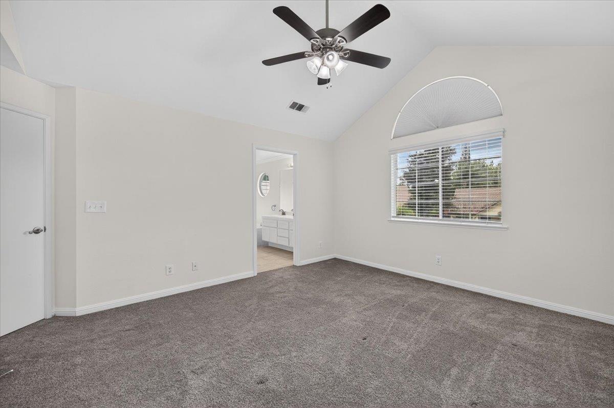 970 N Bush Ave, Clovis, CA 93611