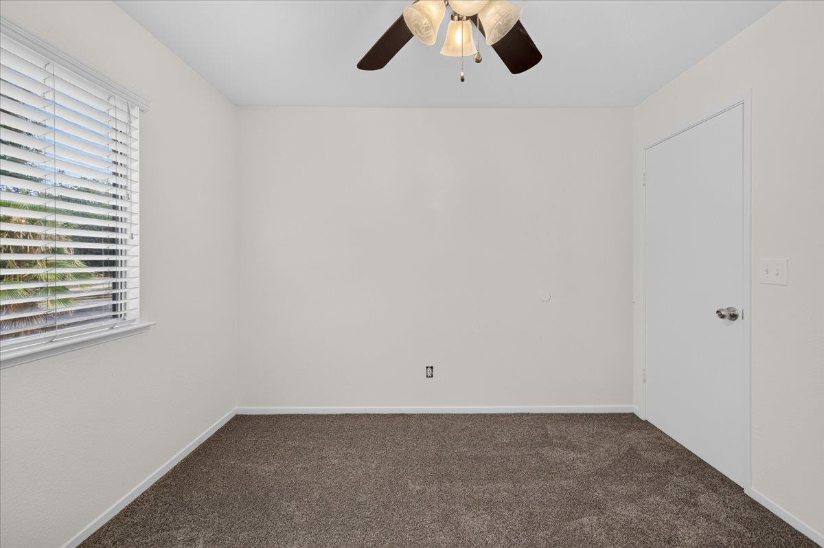 970 N Bush Ave, Clovis, CA 93611
