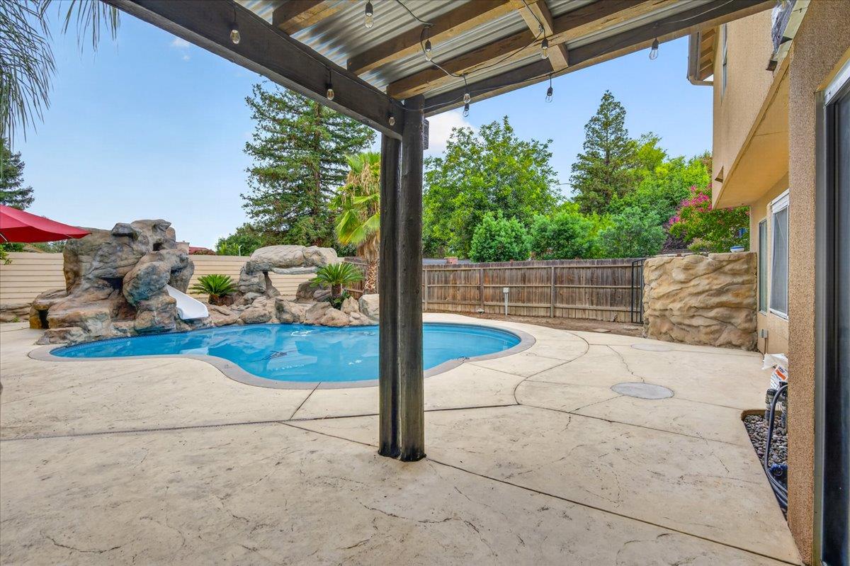 970 N Bush Ave, Clovis, CA 93611