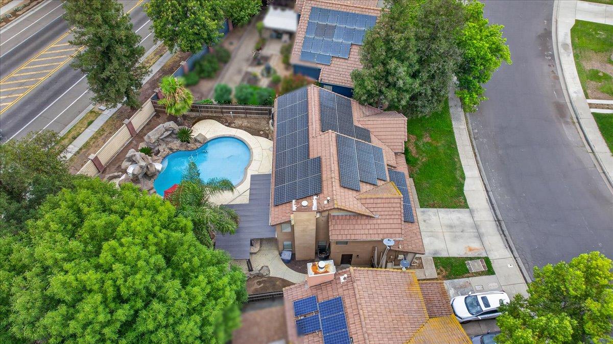 970 N Bush Ave, Clovis, CA 93611