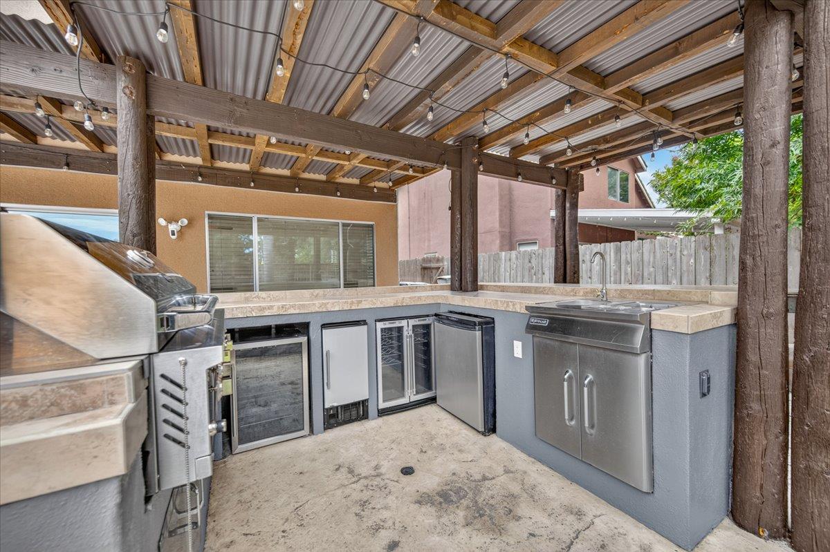 970 N Bush Ave, Clovis, CA 93611