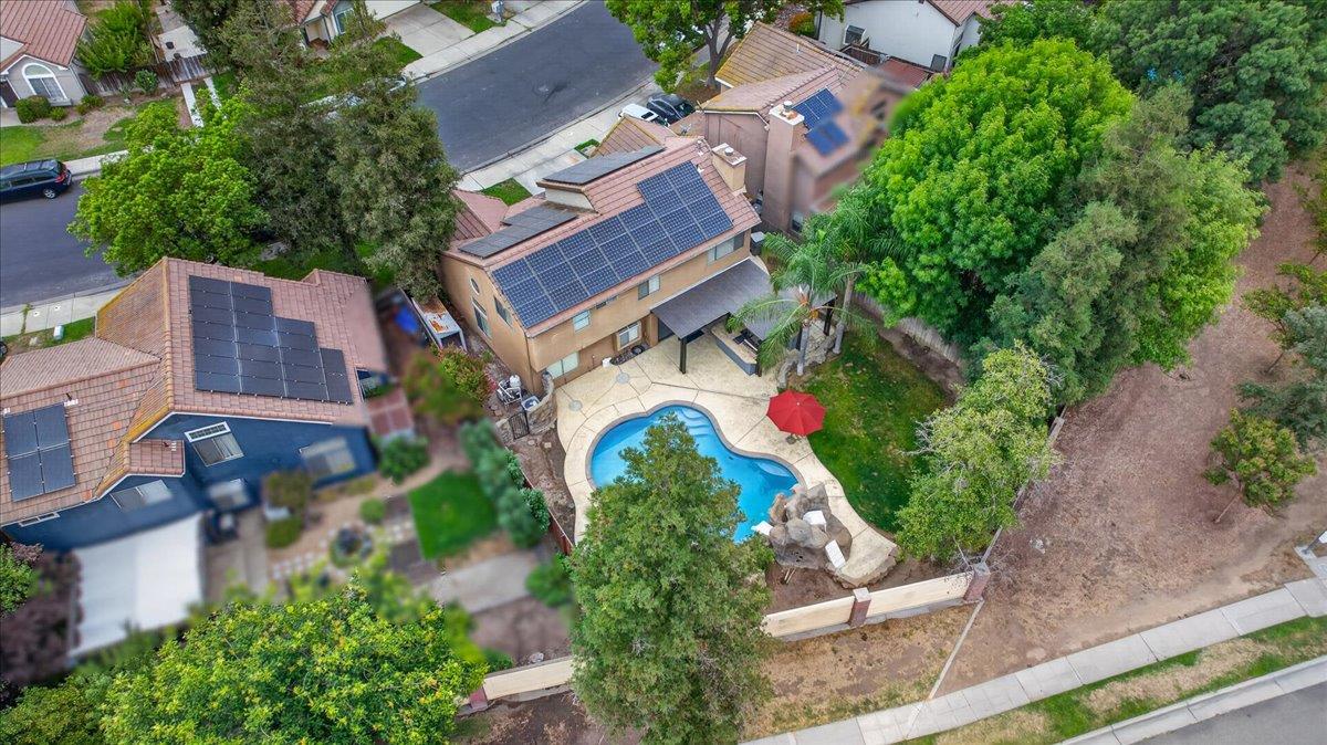970 N Bush Ave, Clovis, CA 93611