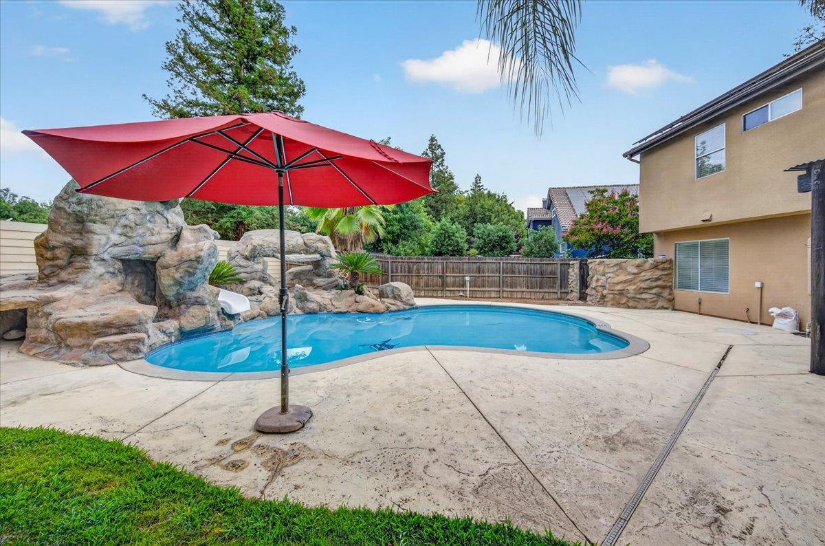 970 N Bush Ave, Clovis, CA 93611