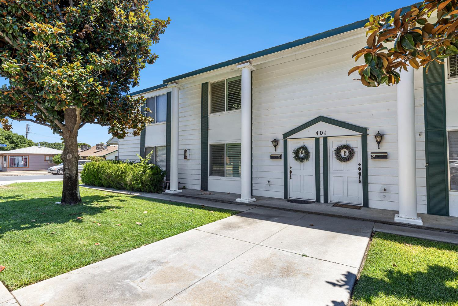 401 W Cherry Ln #B, Coalinga, CA 93210