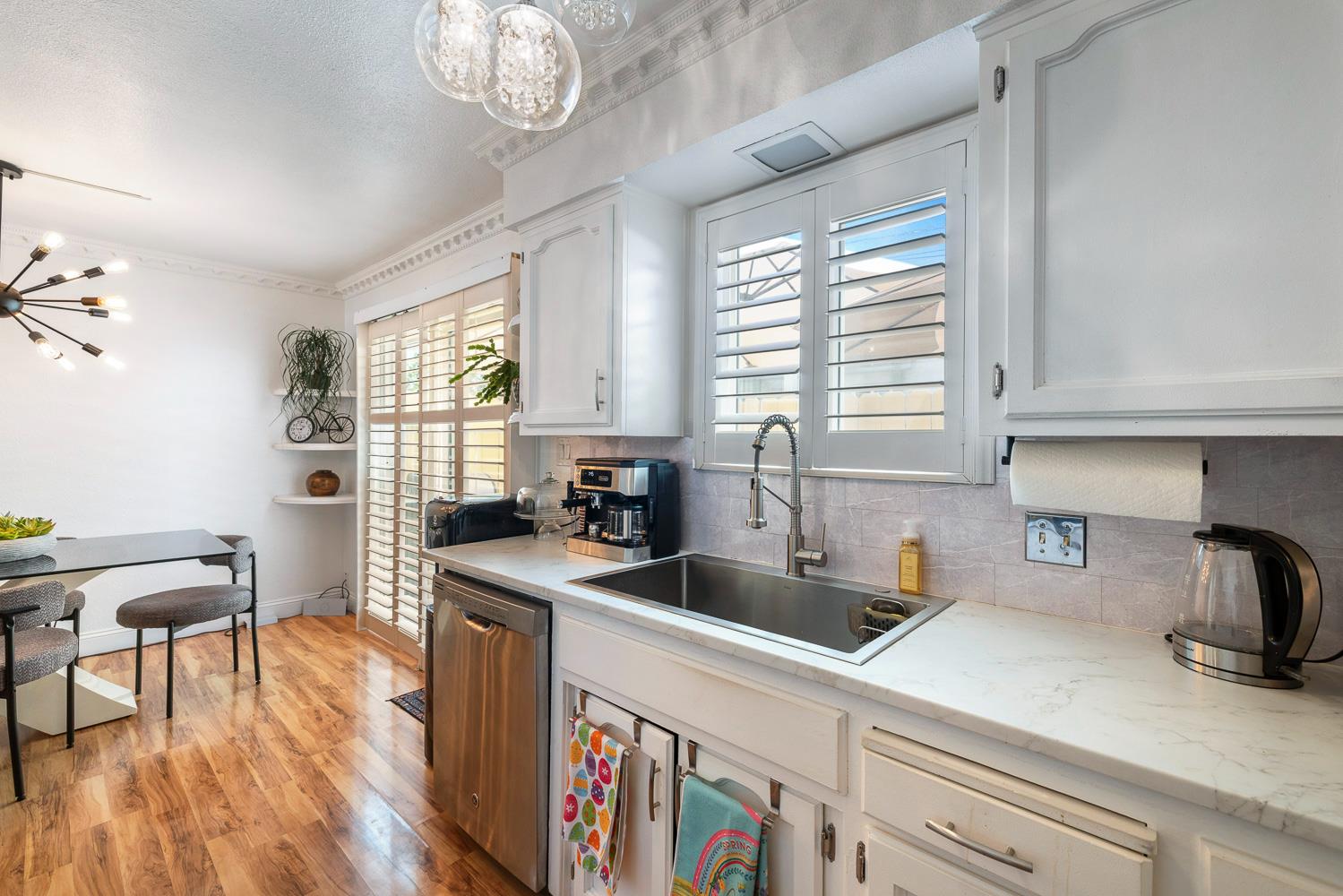 401 W Cherry Ln #B, Coalinga, CA 93210