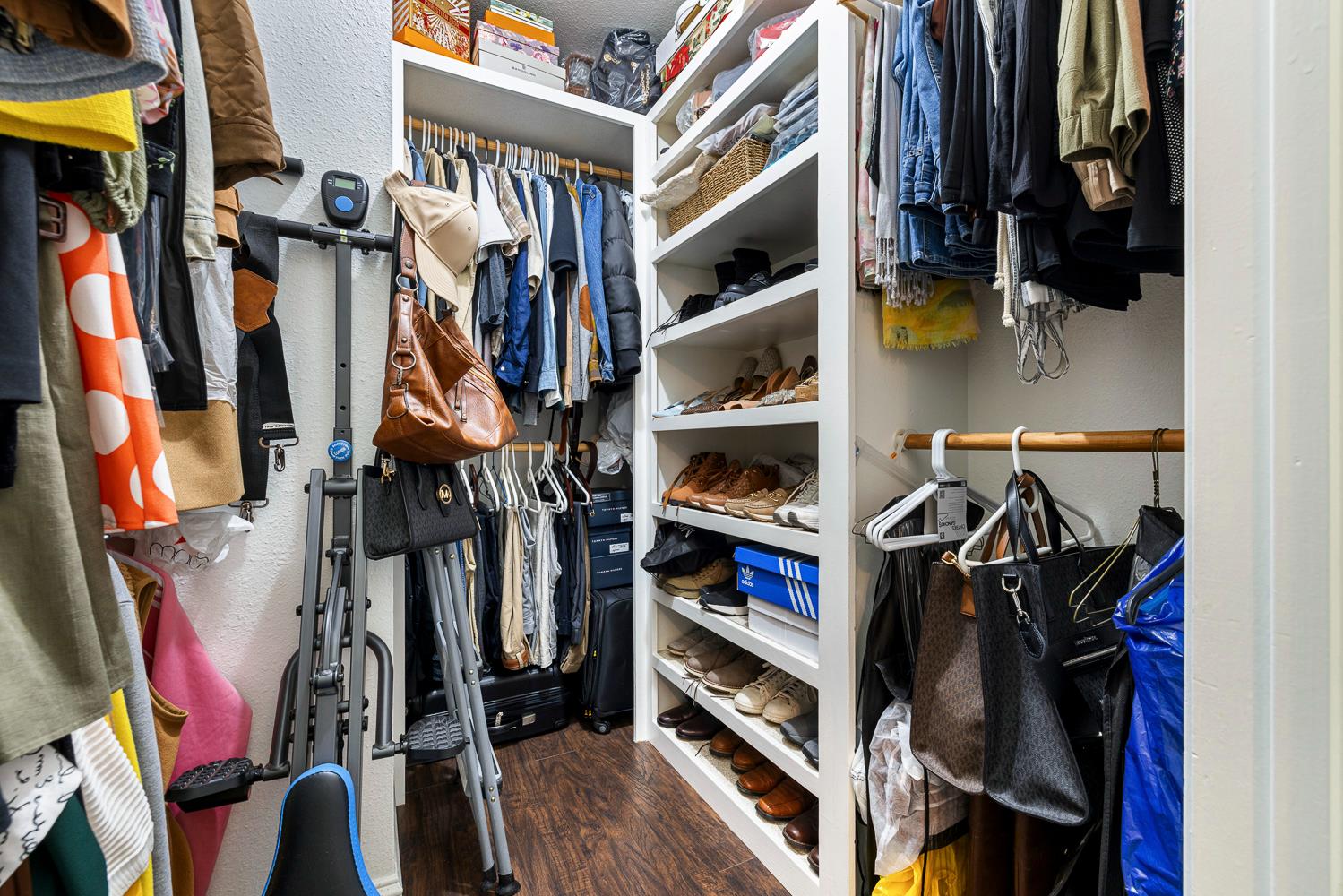 401 W Cherry Ln #B, Coalinga, CA 93210