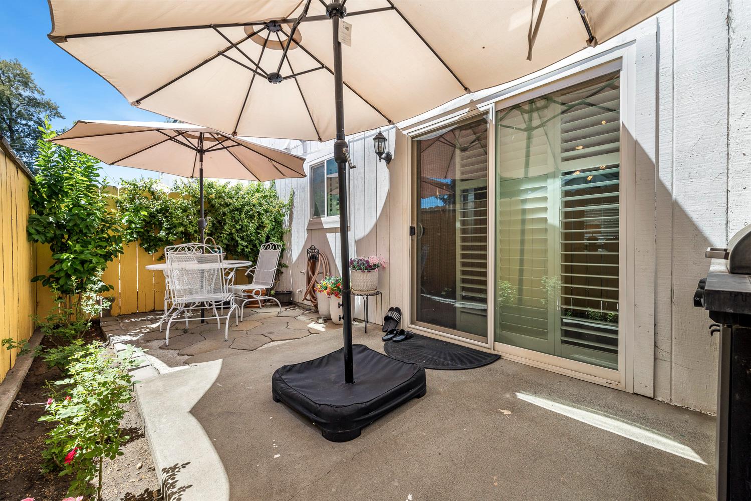 401 W Cherry Ln #B, Coalinga, CA 93210
