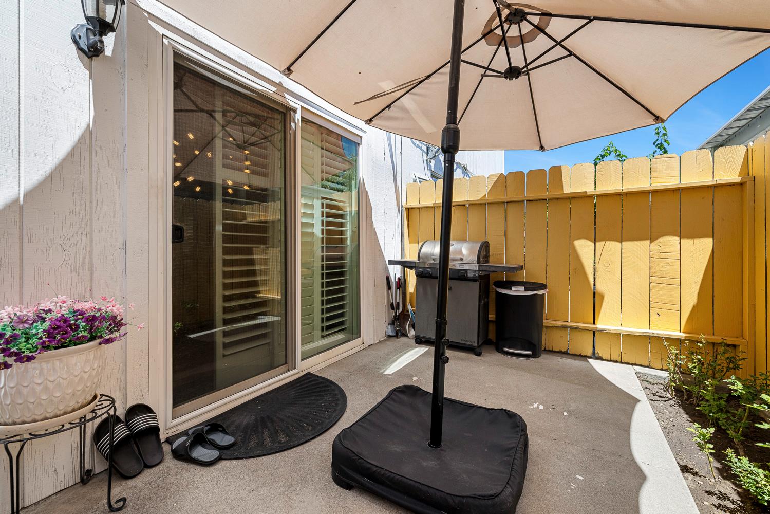 401 W Cherry Ln #B, Coalinga, CA 93210