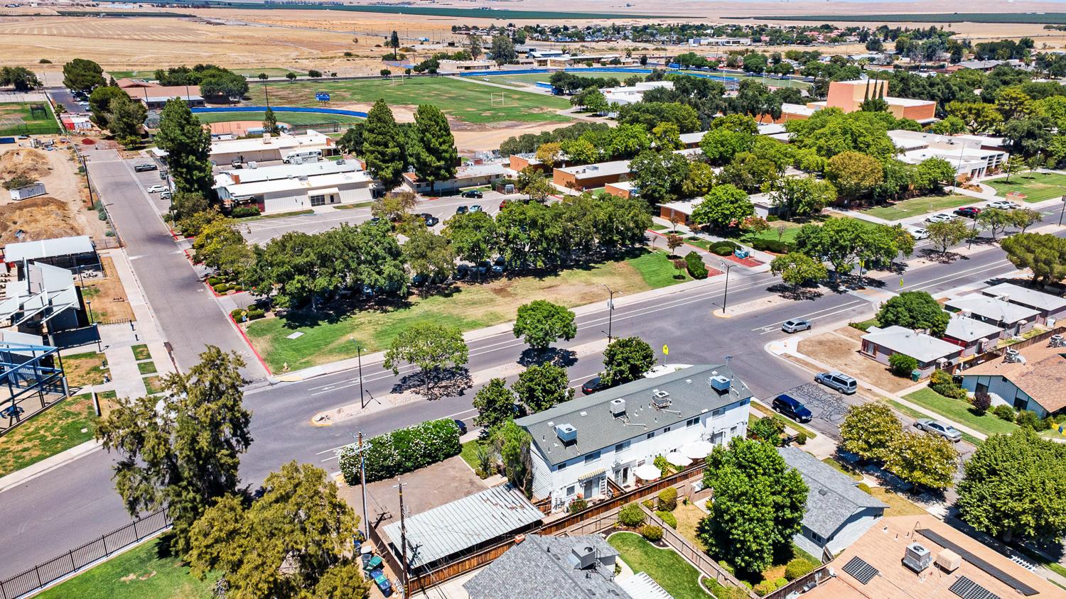 401 W Cherry Ln #B, Coalinga, CA 93210