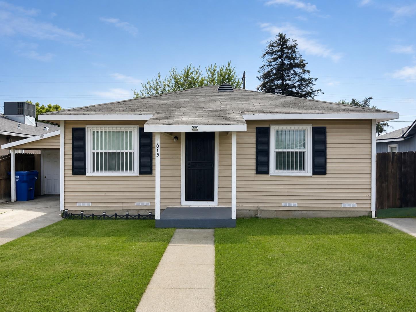 1015 Hall Ave, Corcoran, CA 93212