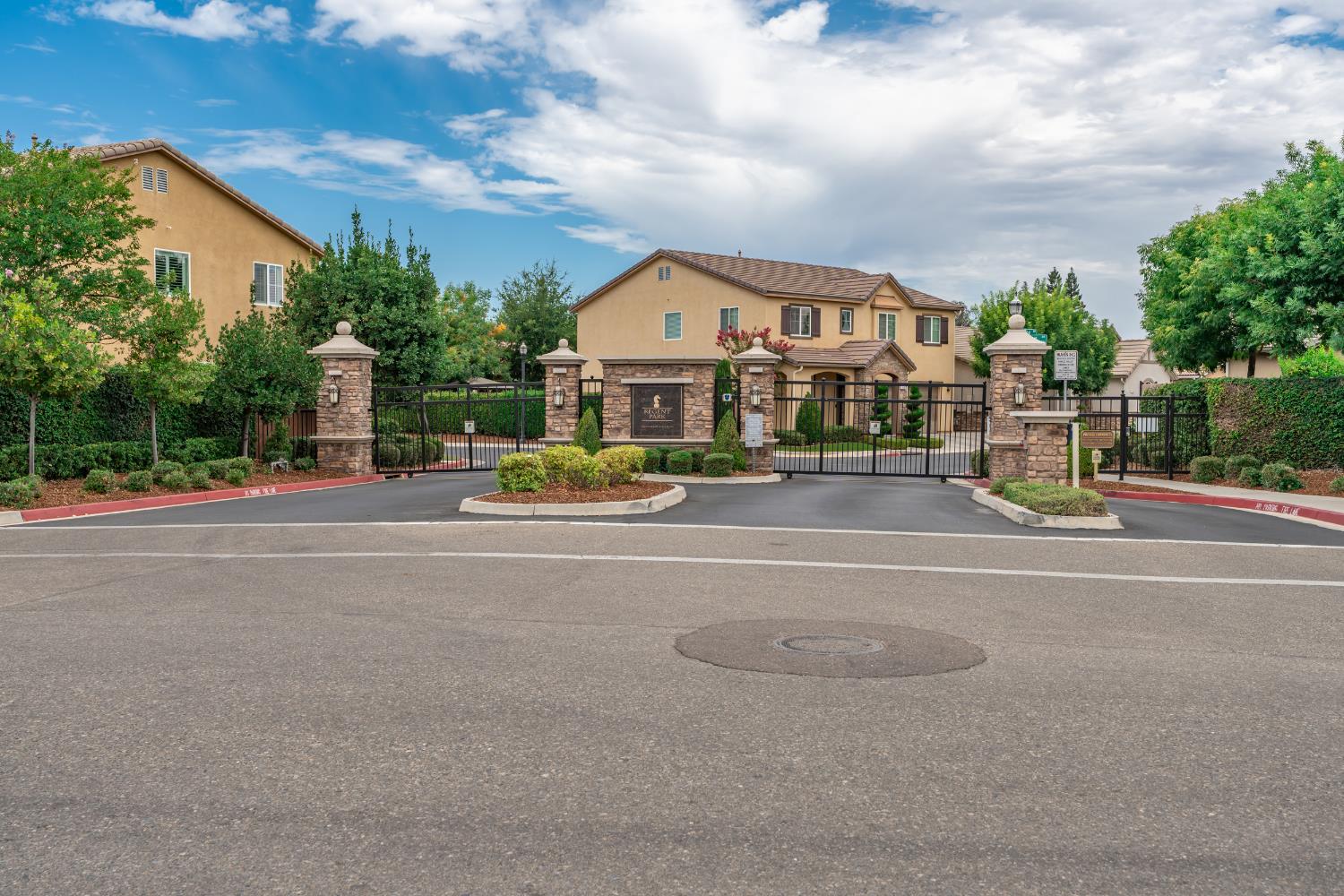 7137 N Fusion Dr, Fresno, CA 93711