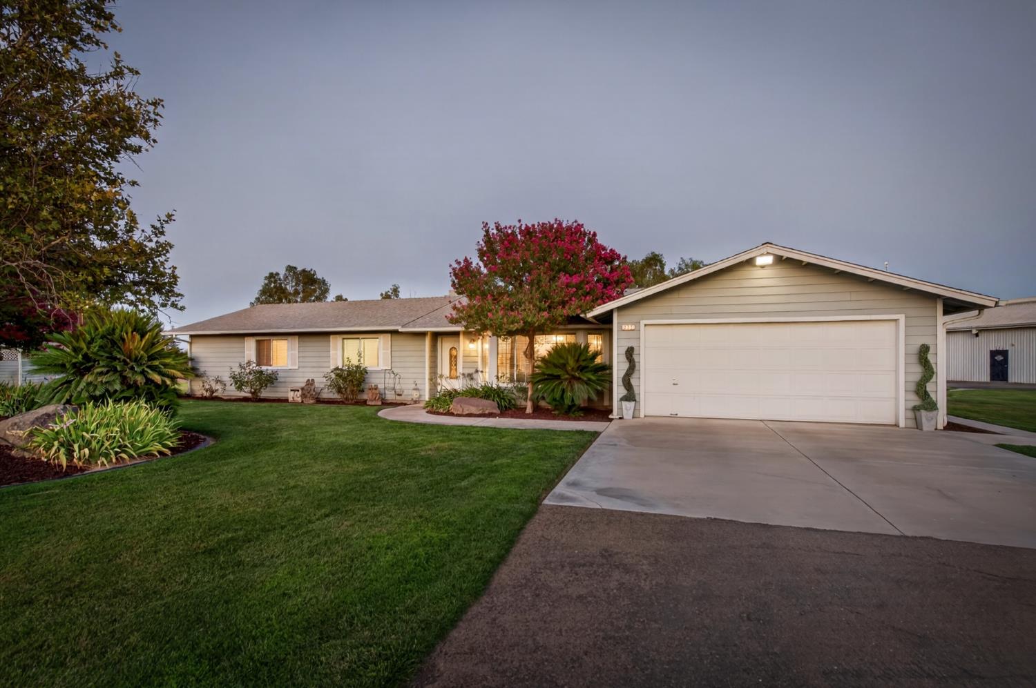 277 E Fantz Ave, Fresno, CA 93706