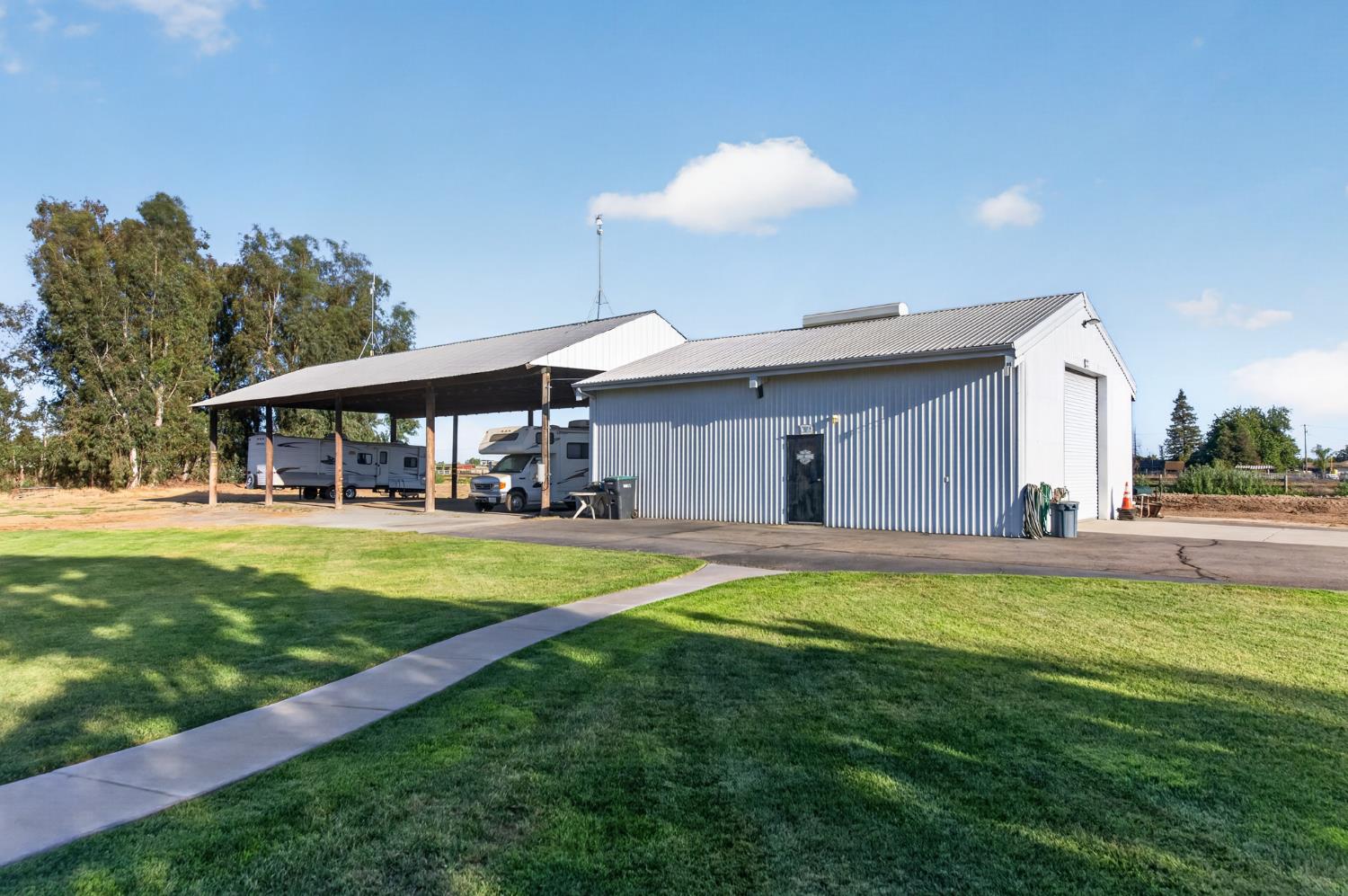 277 E Fantz Ave, Fresno, CA 93706