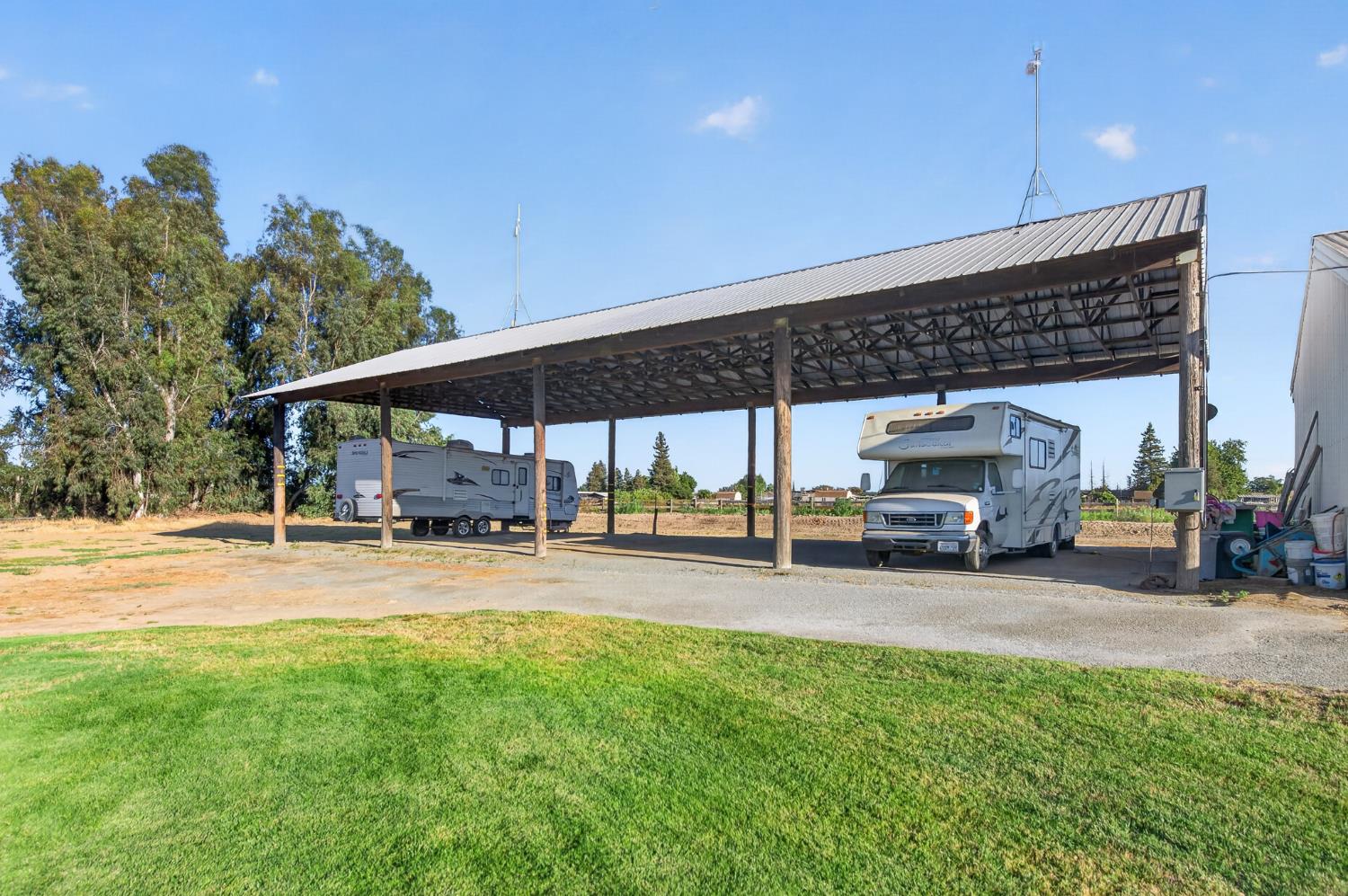277 E Fantz Ave, Fresno, CA 93706