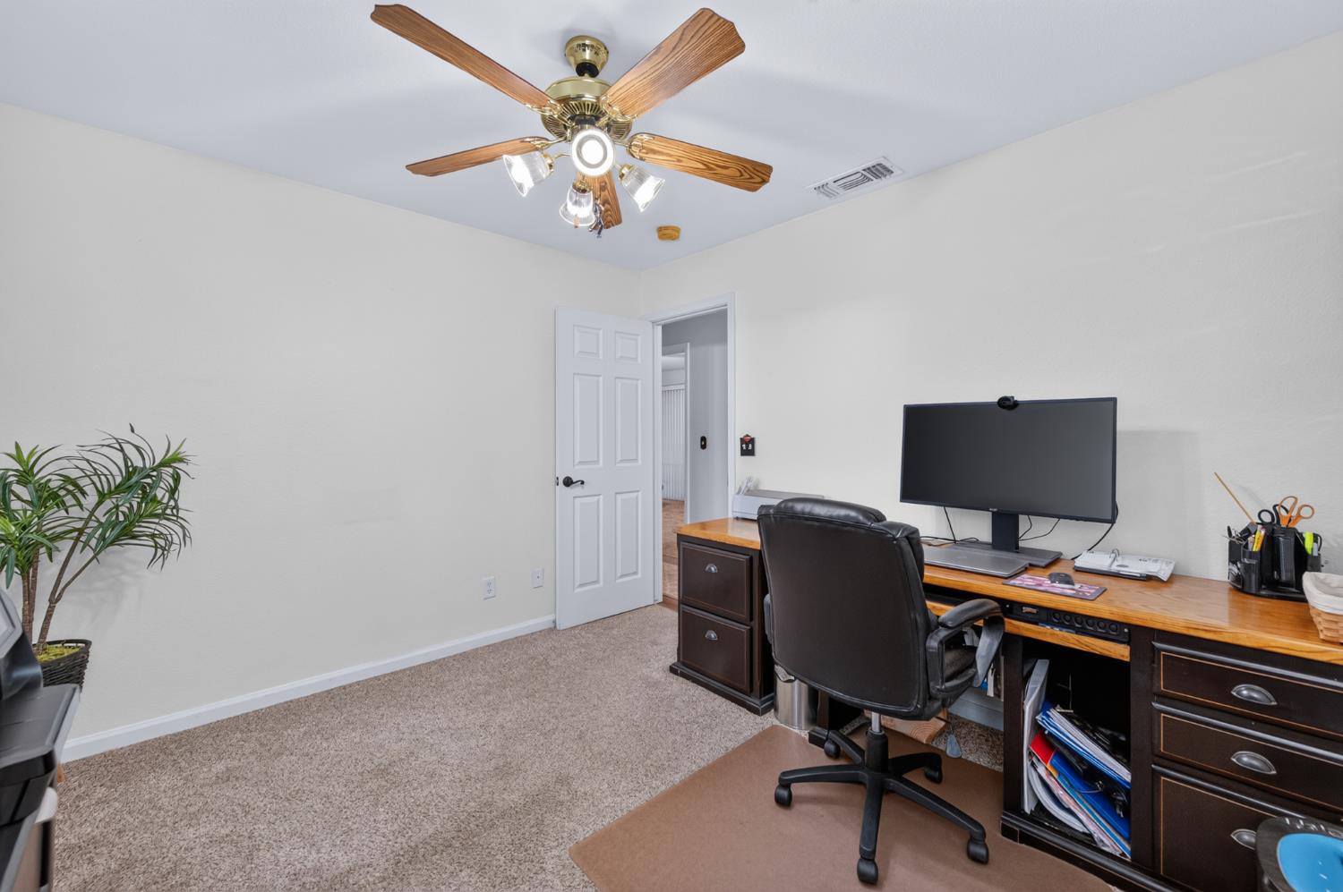 277 E Fantz Ave, Fresno, CA 93706