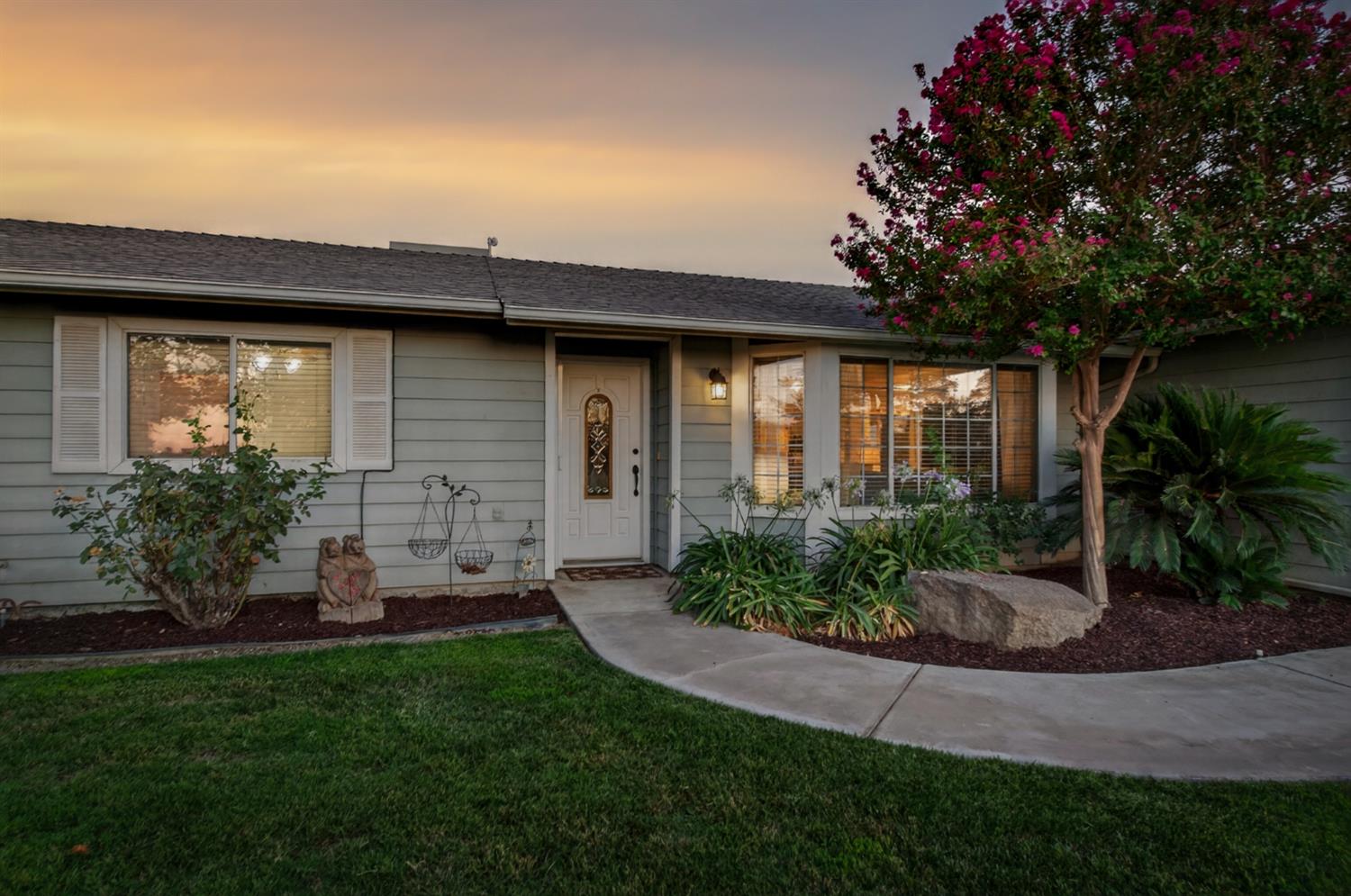 277 E Fantz Ave, Fresno, CA 93706