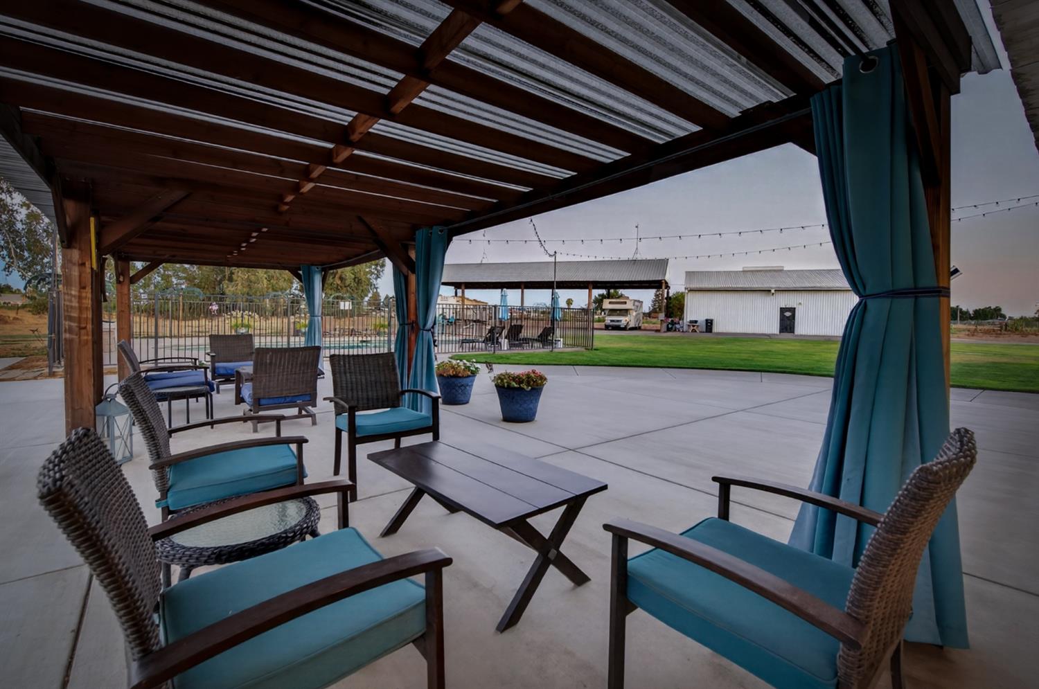 277 E Fantz Ave, Fresno, CA 93706