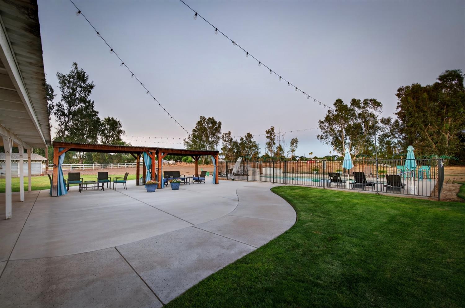 277 E Fantz Ave, Fresno, CA 93706