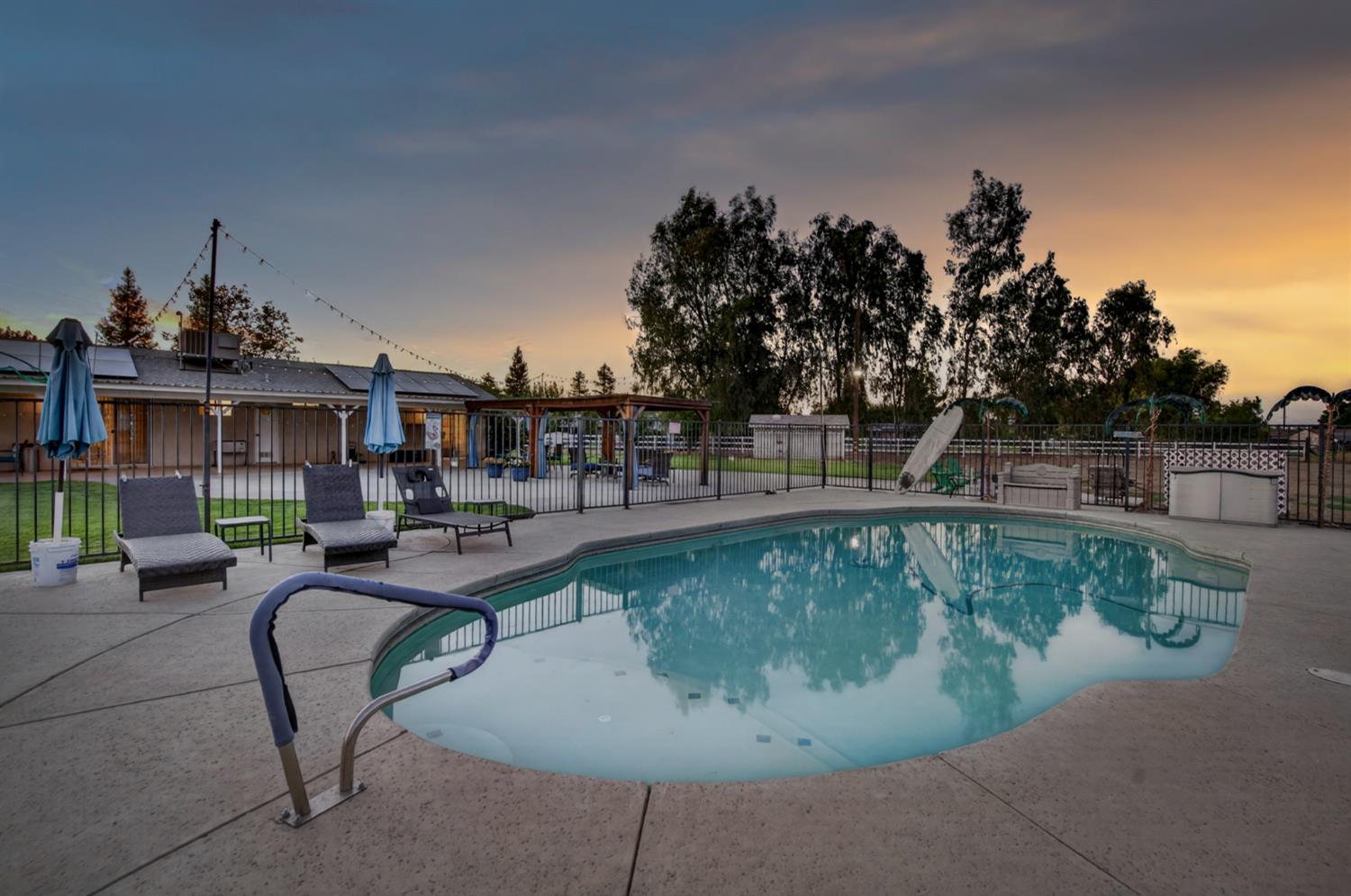 277 E Fantz Ave, Fresno, CA 93706
