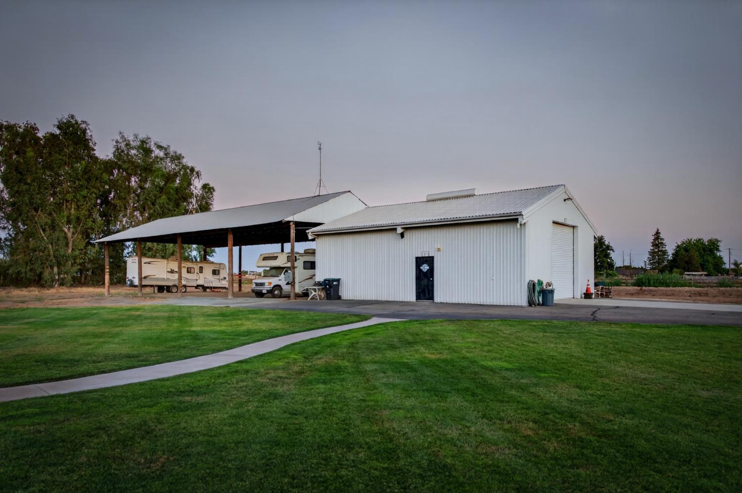 277 E Fantz Ave, Fresno, CA 93706