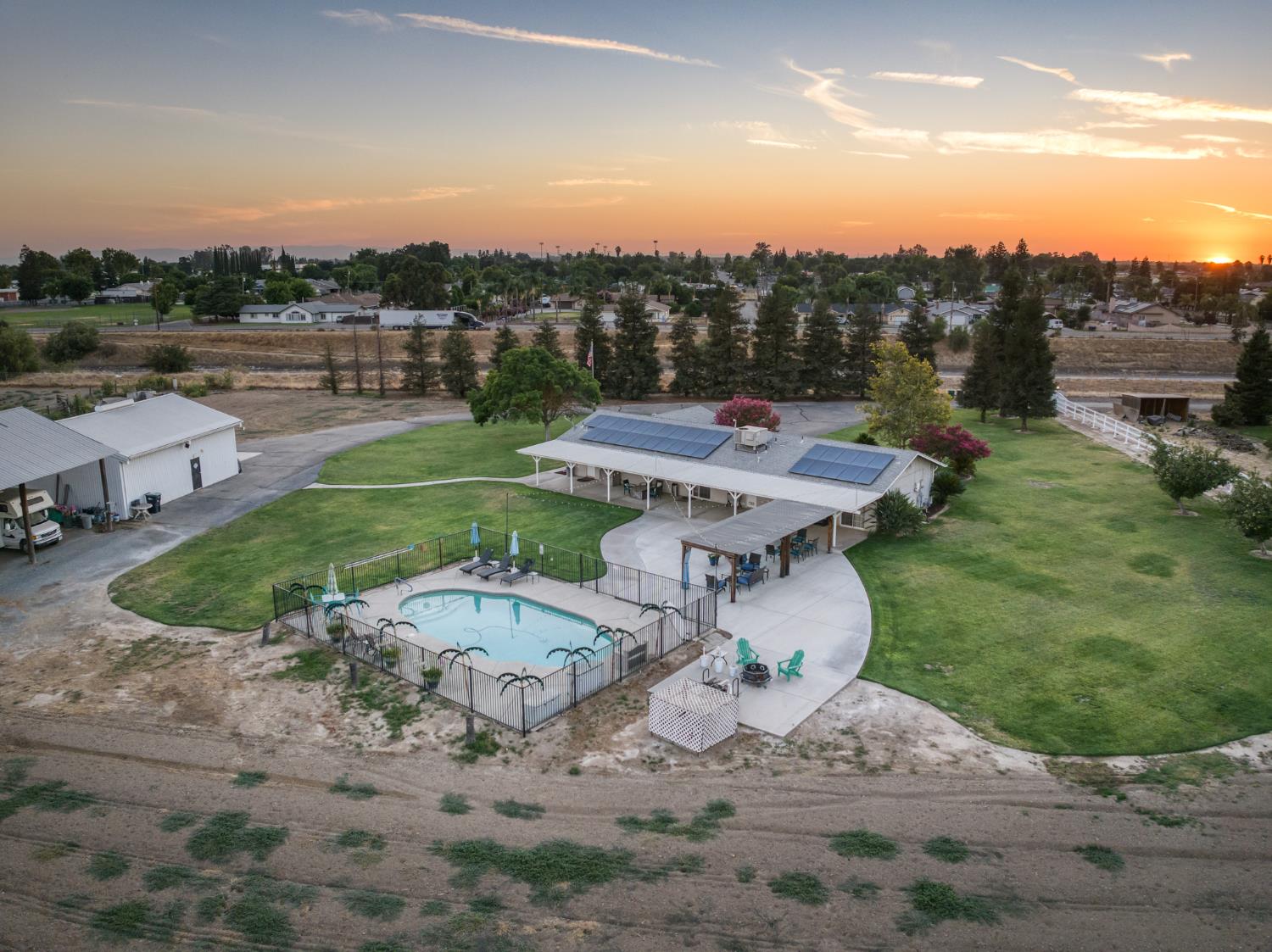 277 E Fantz Ave, Fresno, CA 93706