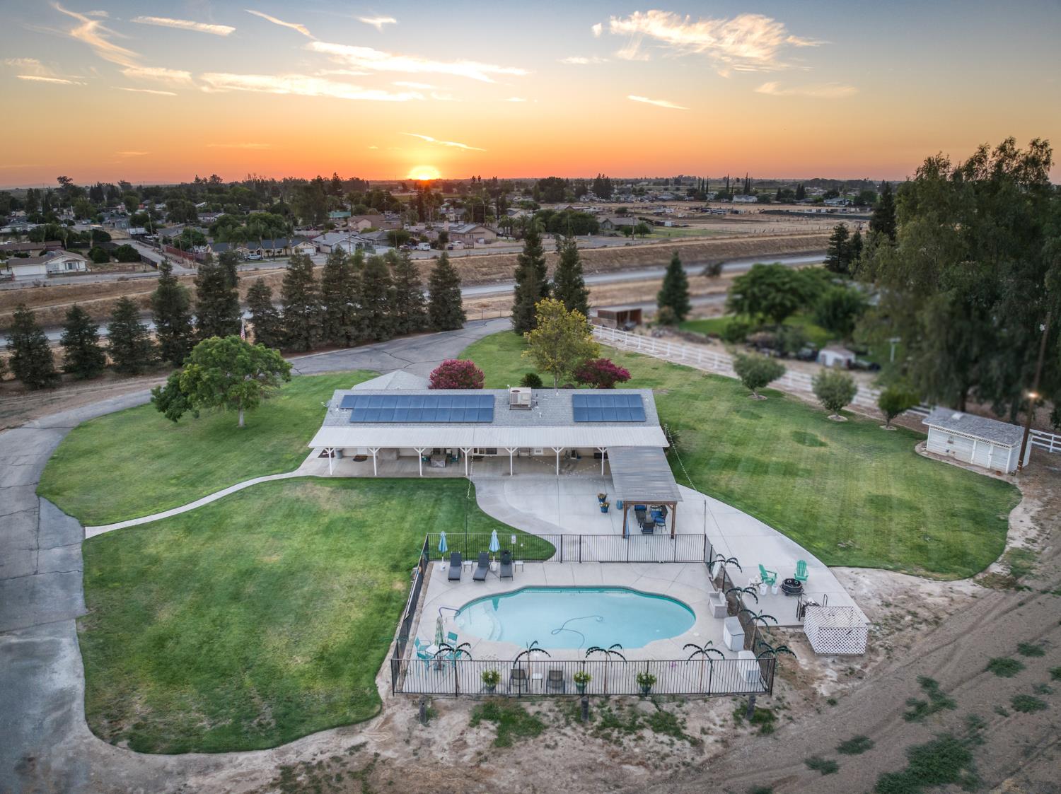277 E Fantz Ave, Fresno, CA 93706