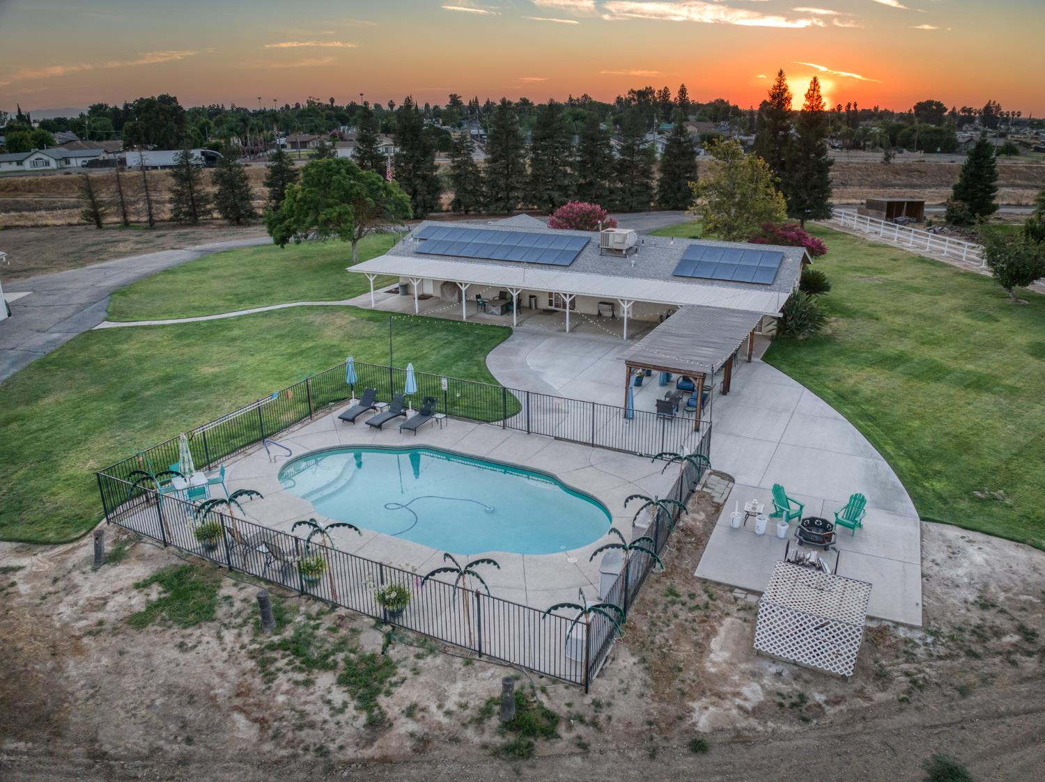 277 E Fantz Ave, Fresno, CA 93706