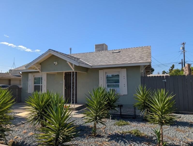 545 W University Ave, Fresno, CA 93705