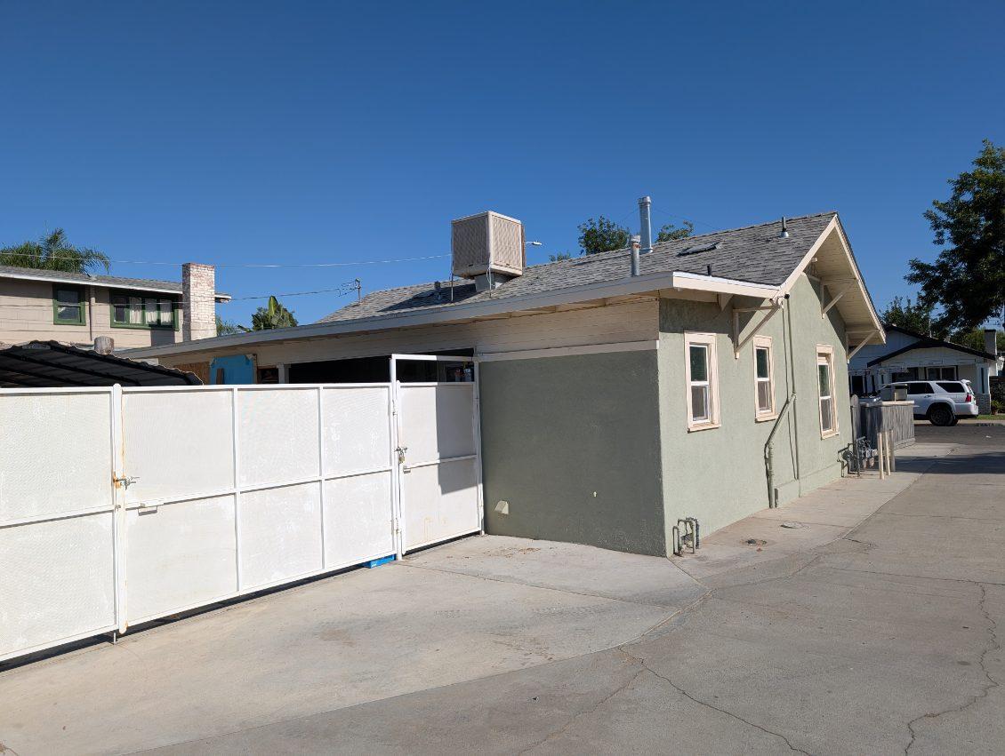 545 W University Ave, Fresno, CA 93705