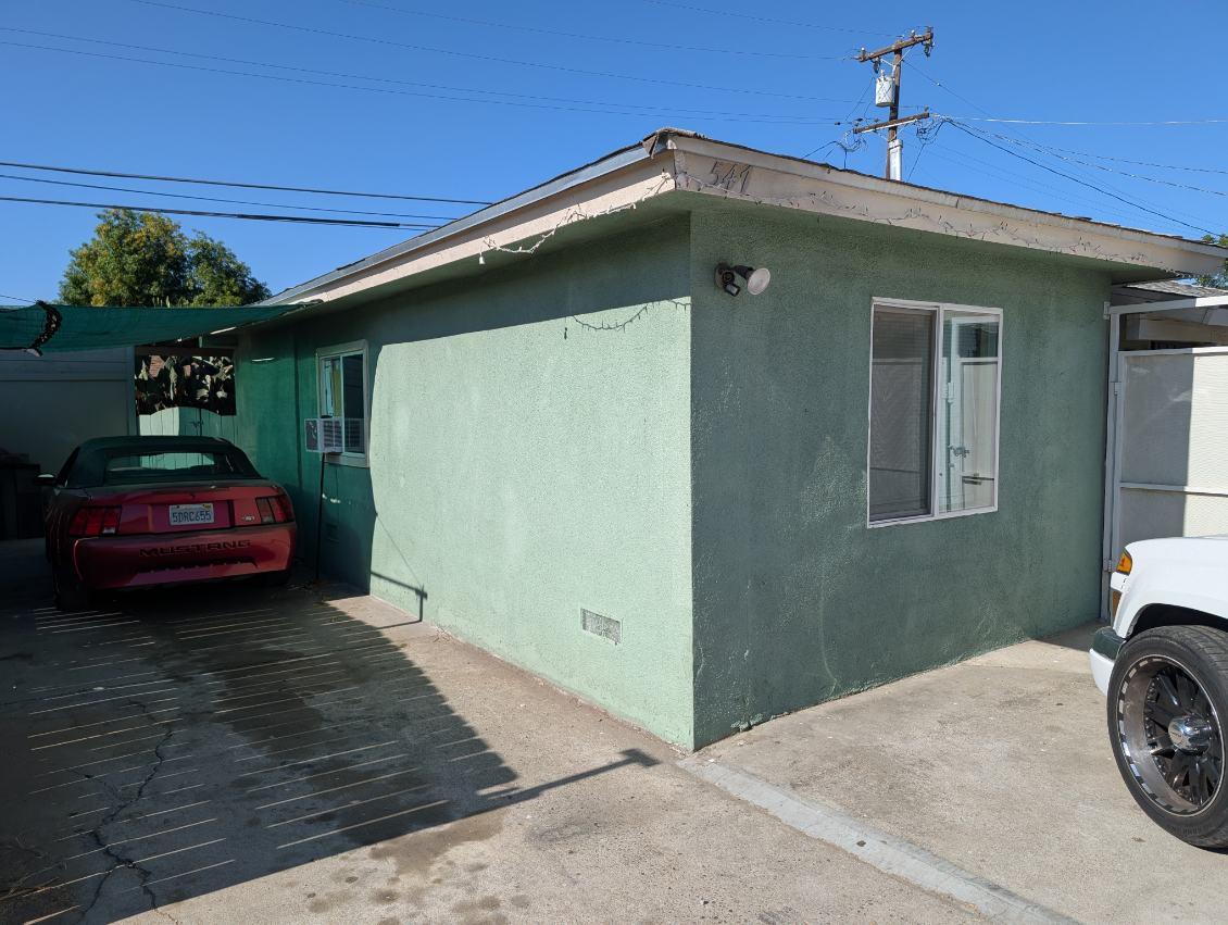 545 W University Ave, Fresno, CA 93705