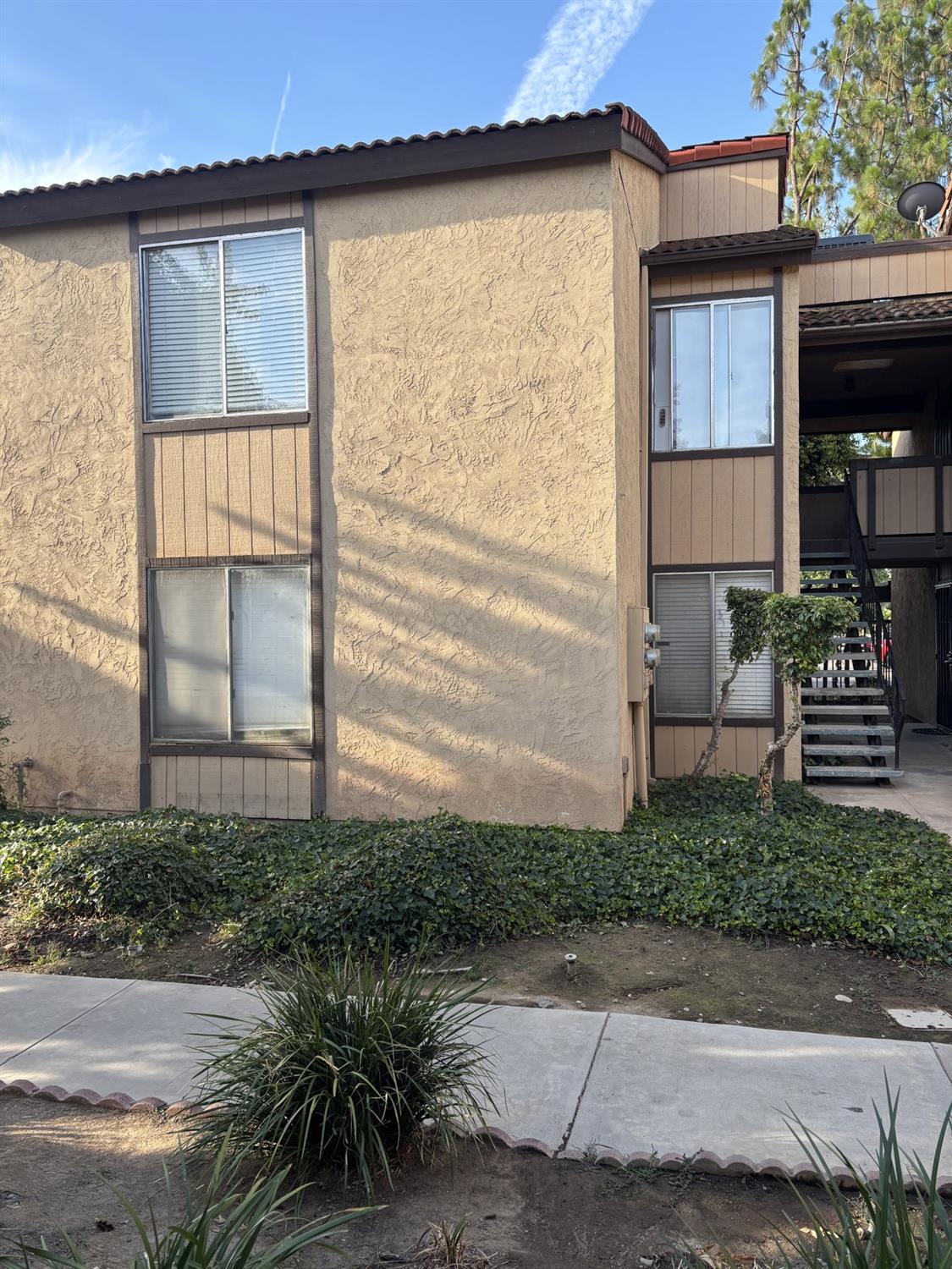 1550 W Ashlan Ave #246, Fresno, CA 93705