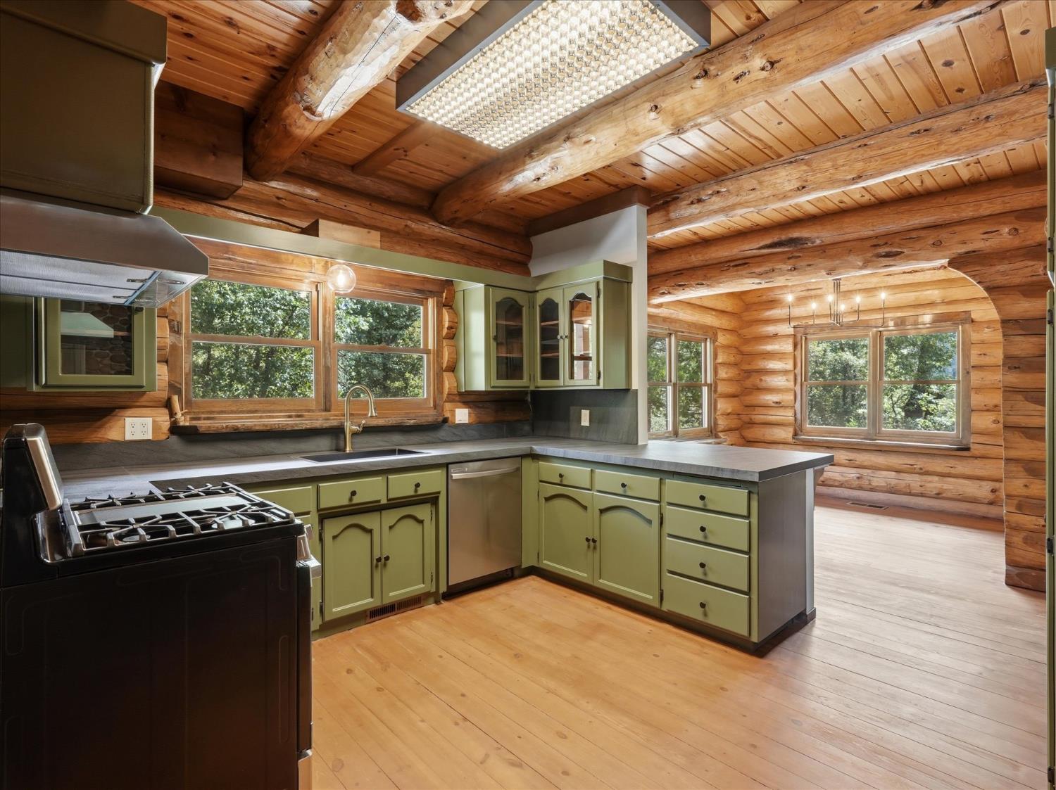 36488 Fine Gold Creek Dr, North Fork, CA 93643