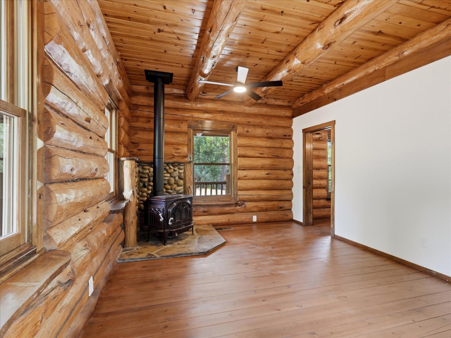 36488 Fine Gold Creek Dr, North Fork, CA 93643