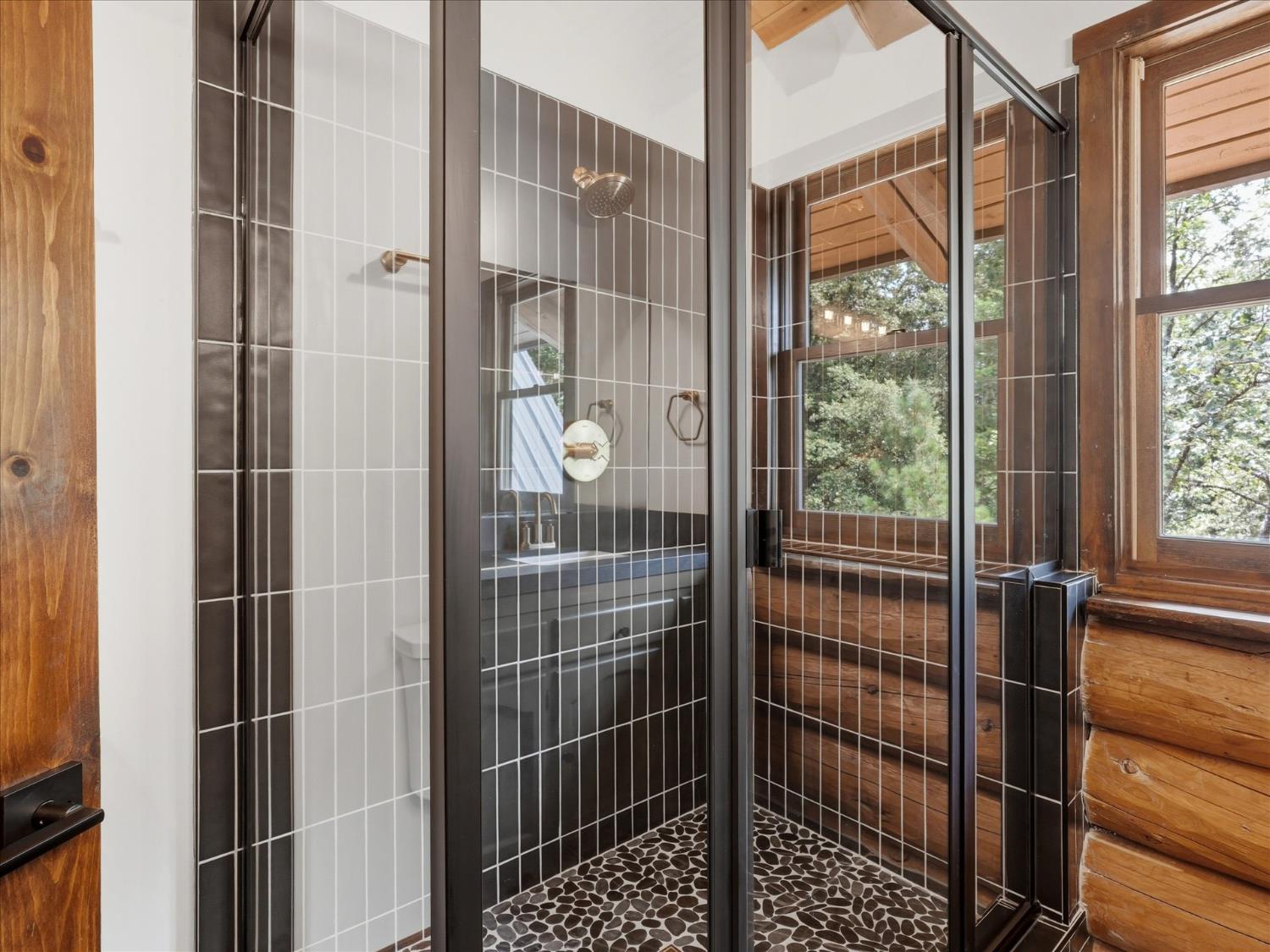 36488 Fine Gold Creek Dr, North Fork, CA 93643