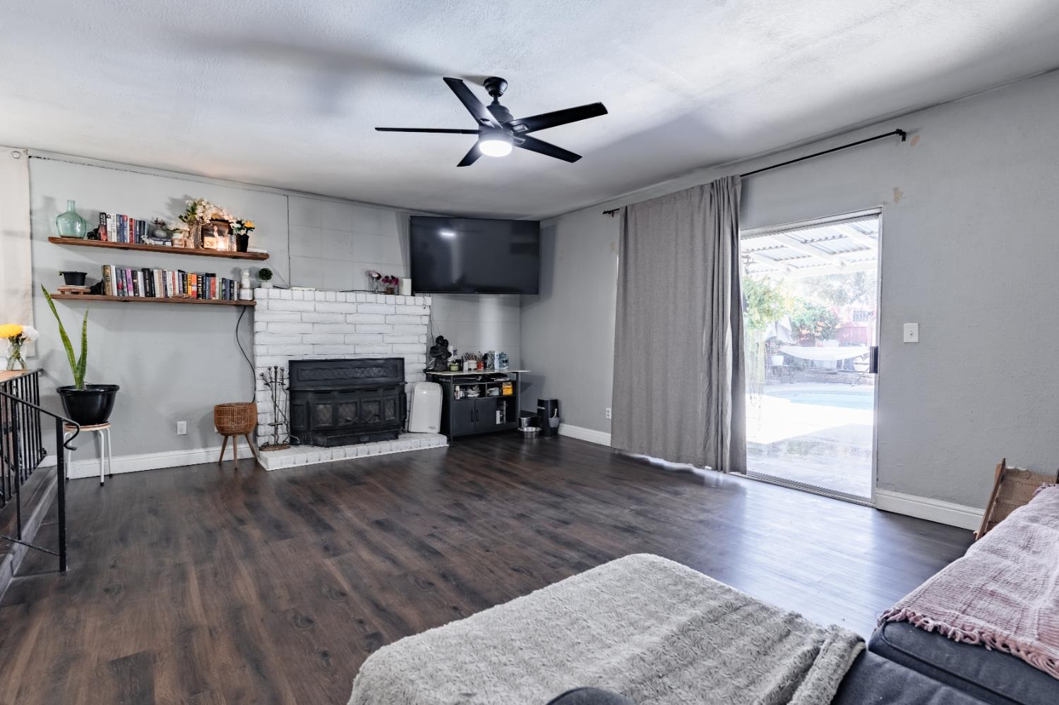 1229 Mission St, Madera, CA 93638