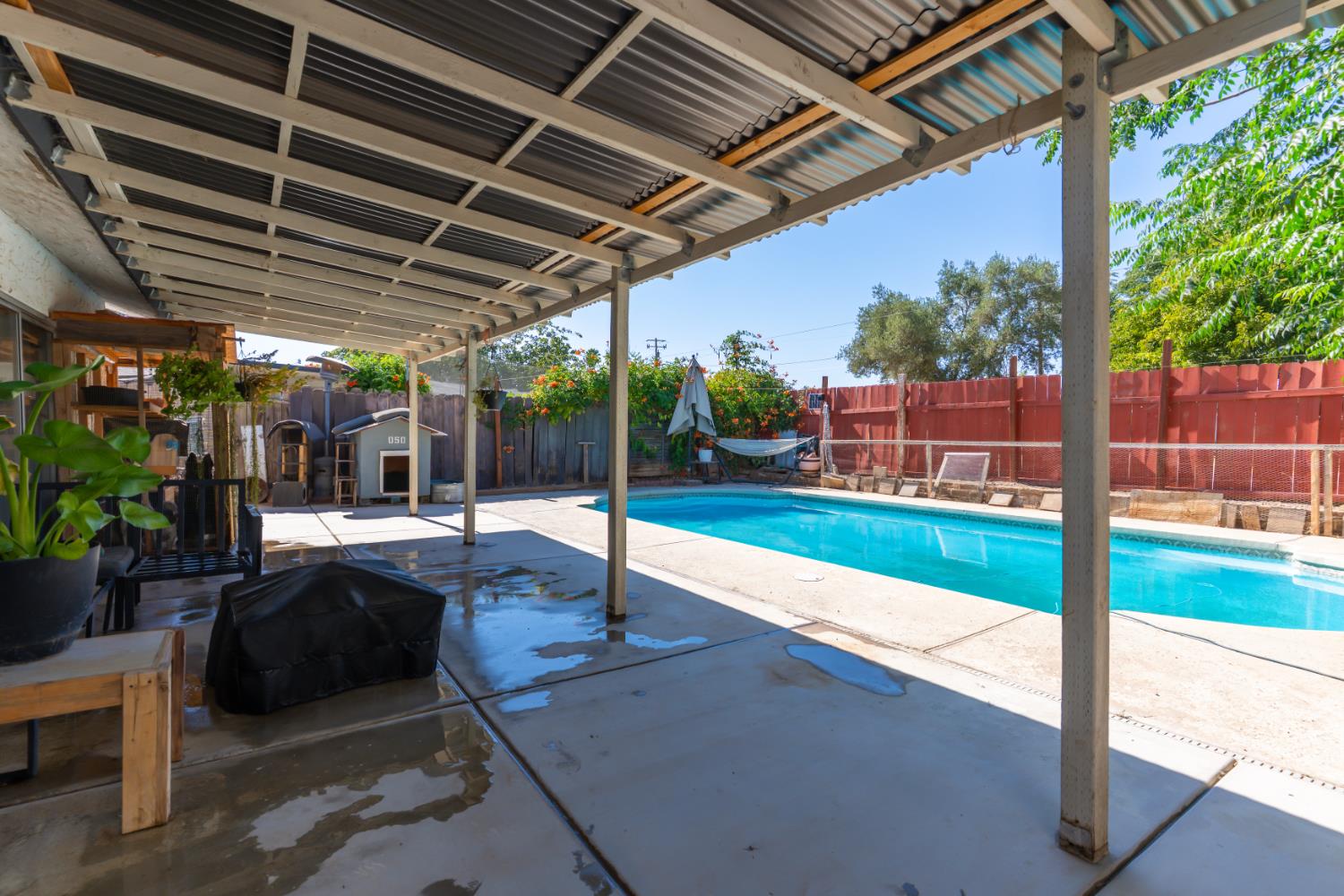 1229 Mission St, Madera, CA 93638
