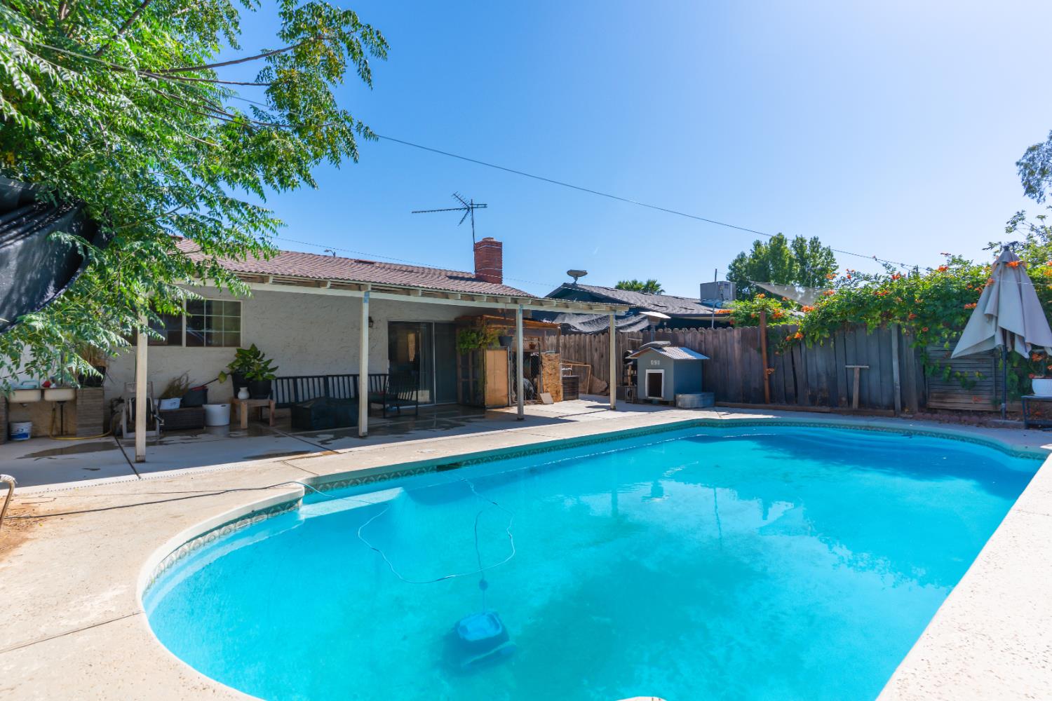 1229 Mission St, Madera, CA 93638