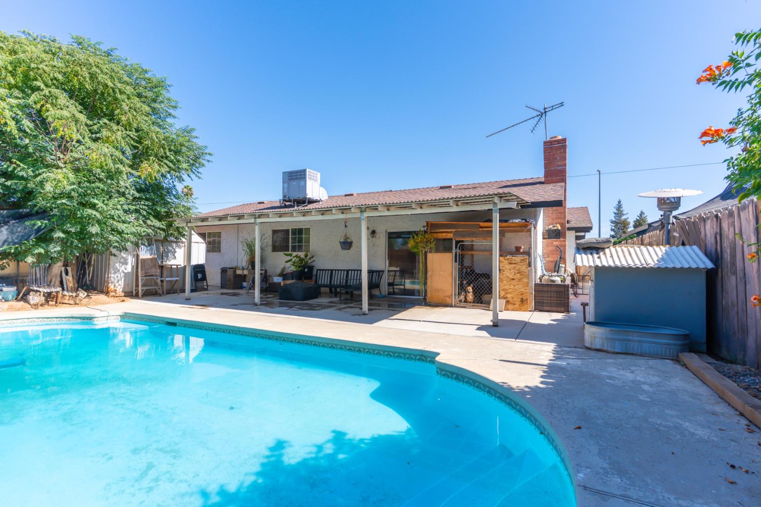1229 Mission St, Madera, CA 93638