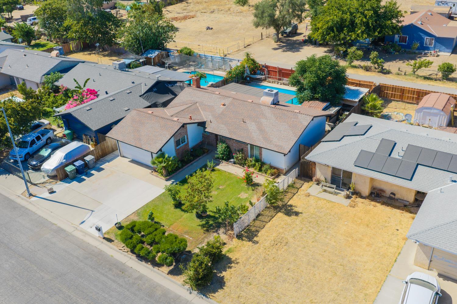 1229 Mission St, Madera, CA 93638