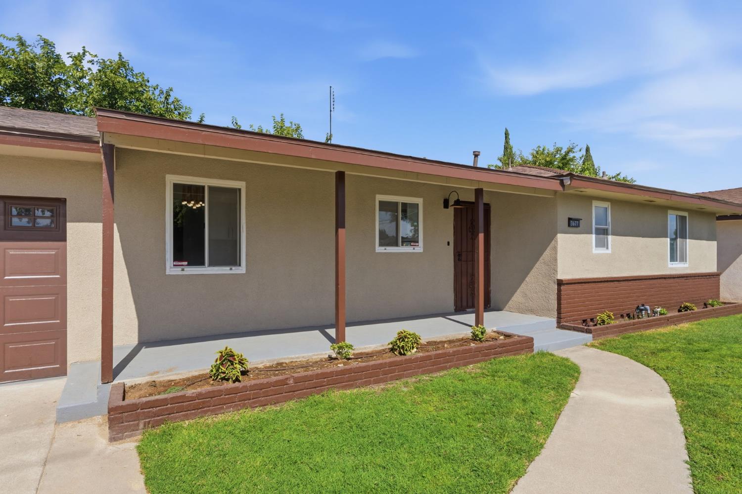 3677 N Sierra Vista Ave, Fresno, CA 93726