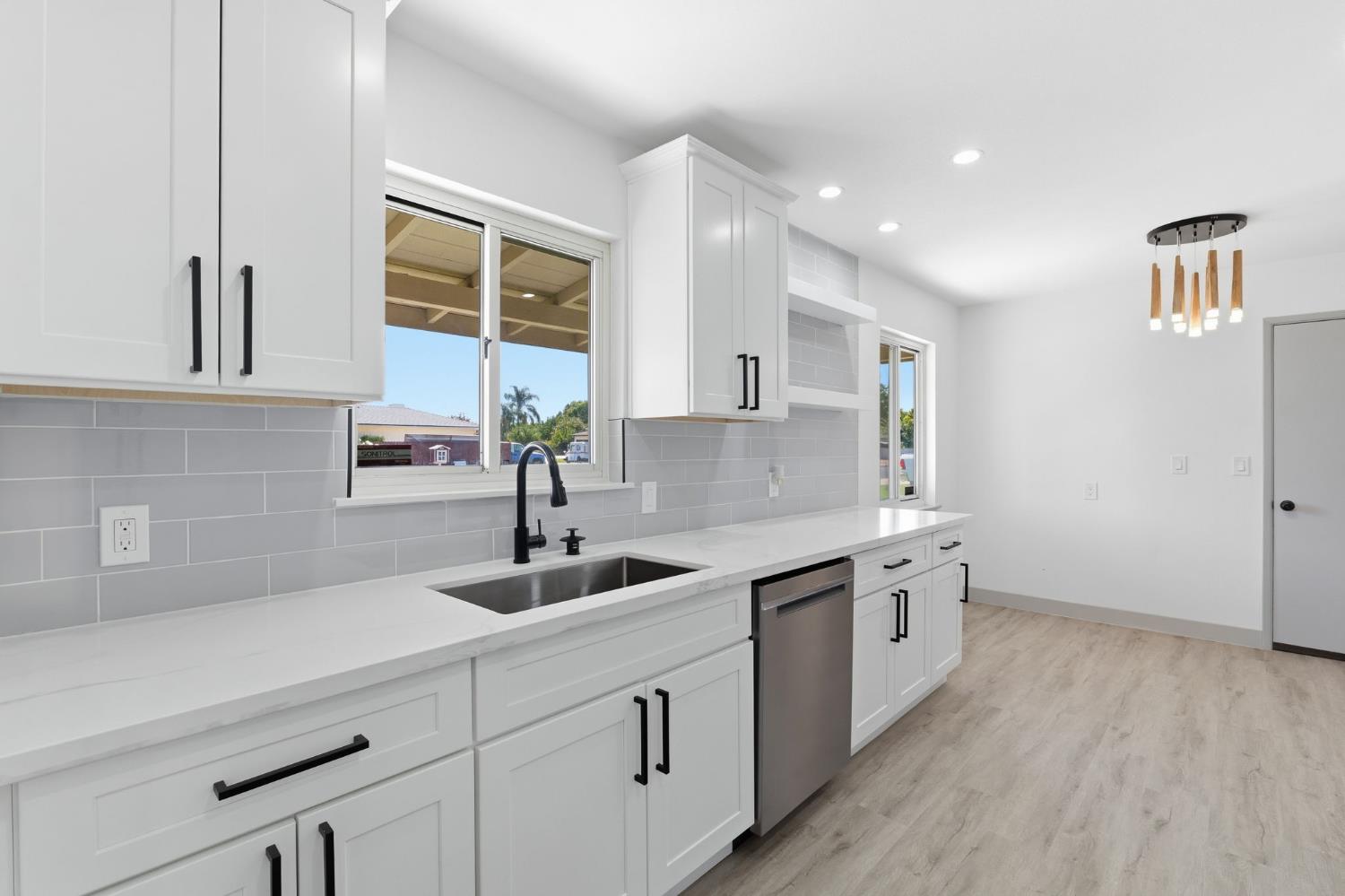 3677 N Sierra Vista Ave, Fresno, CA 93726