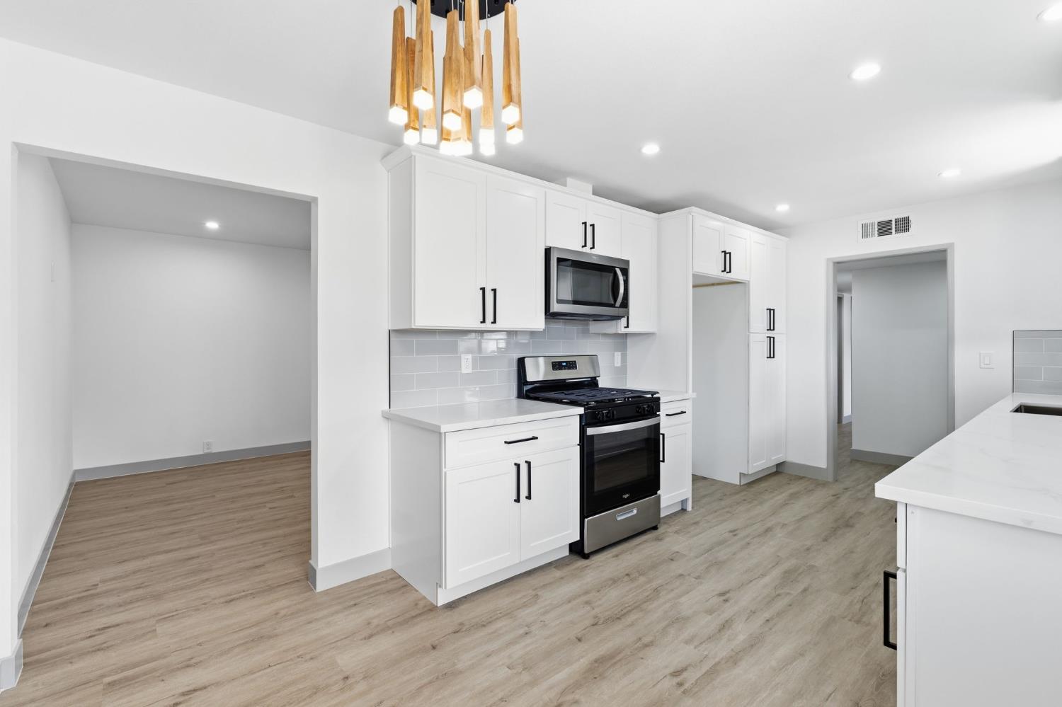 3677 N Sierra Vista Ave, Fresno, CA 93726