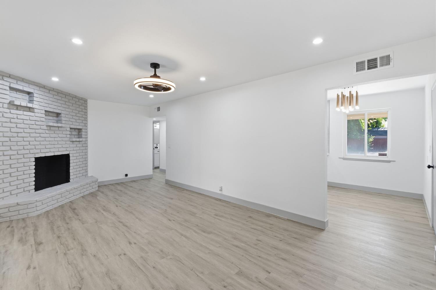 3677 N Sierra Vista Ave, Fresno, CA 93726