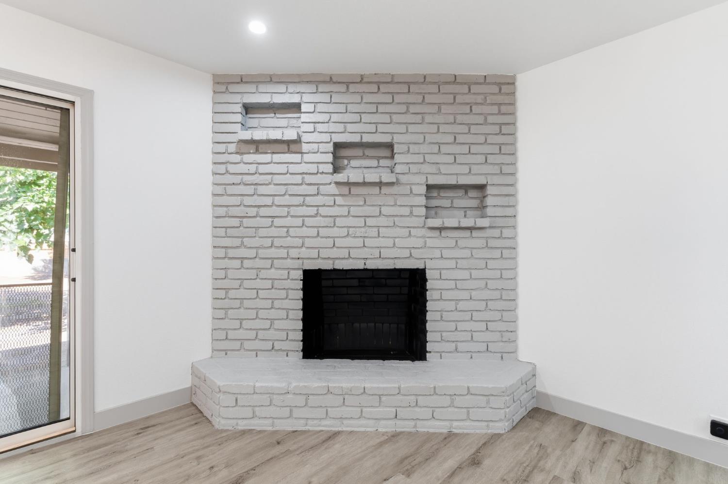 3677 N Sierra Vista Ave, Fresno, CA 93726