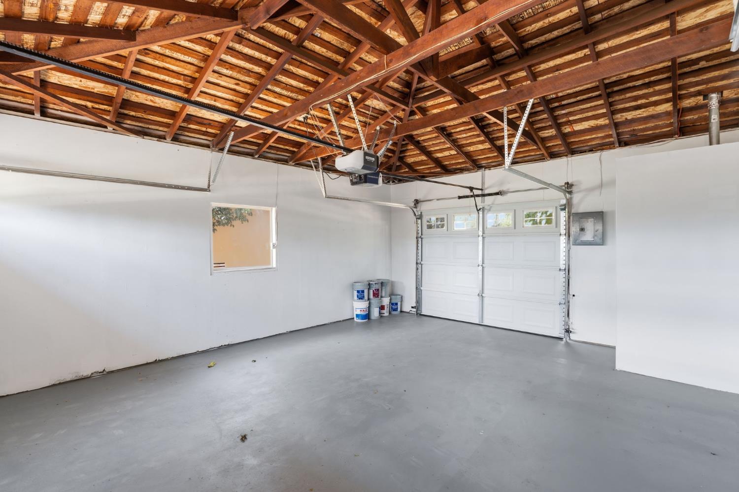 3677 N Sierra Vista Ave, Fresno, CA 93726