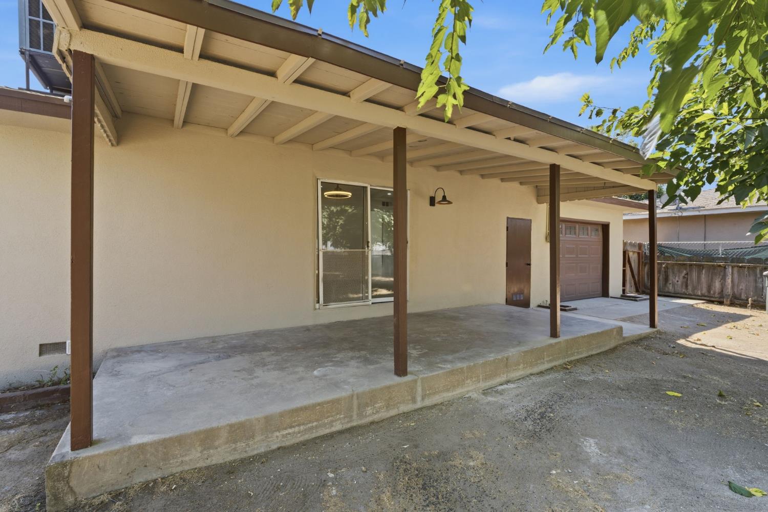 3677 N Sierra Vista Ave, Fresno, CA 93726