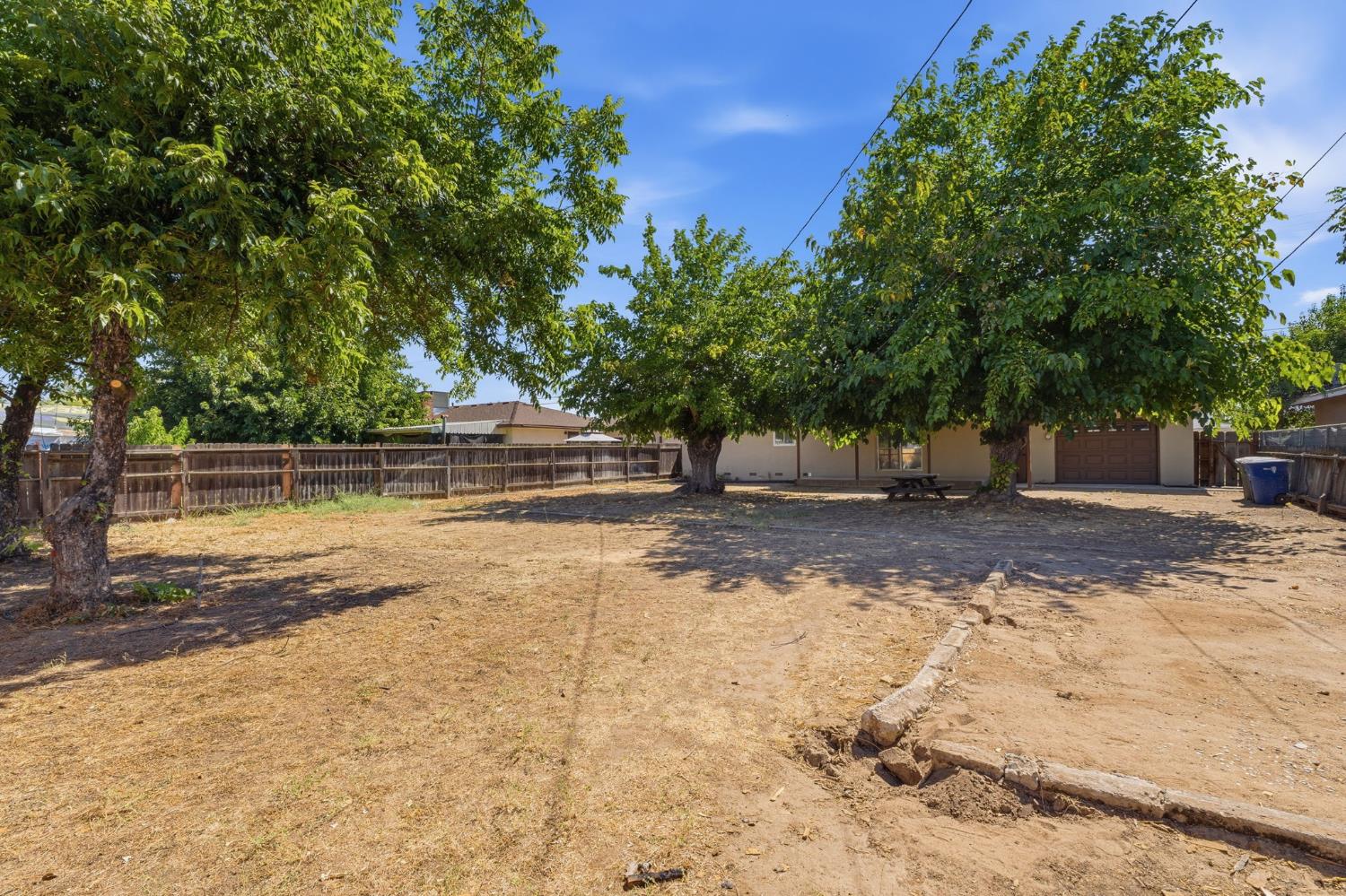 3677 N Sierra Vista Ave, Fresno, CA 93726