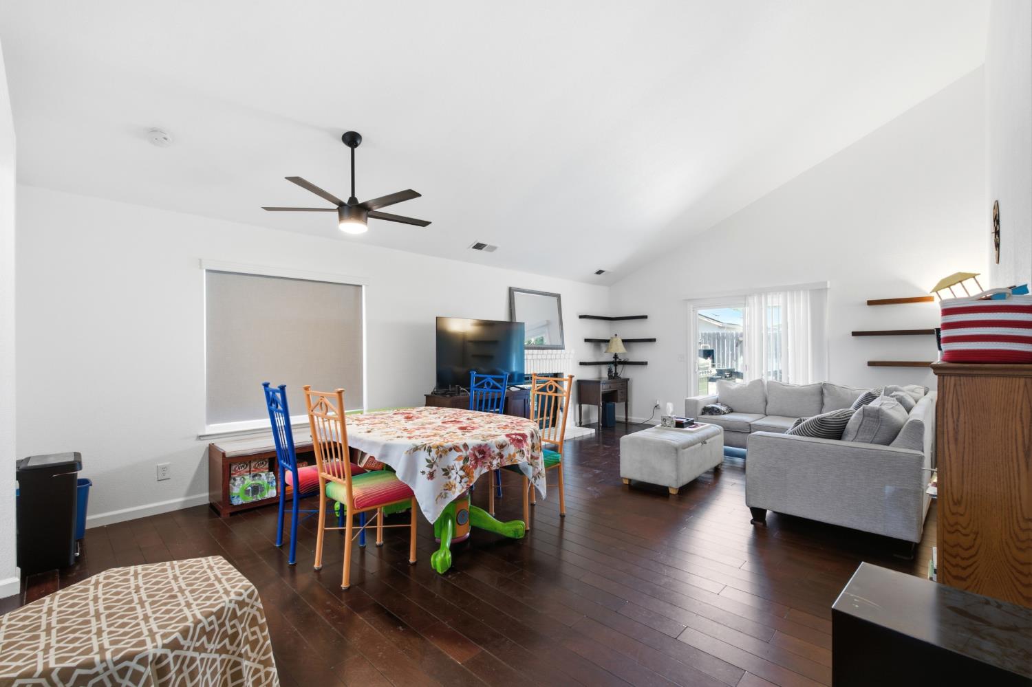 3450 W Dovewood Ave, Fresno, CA 93711